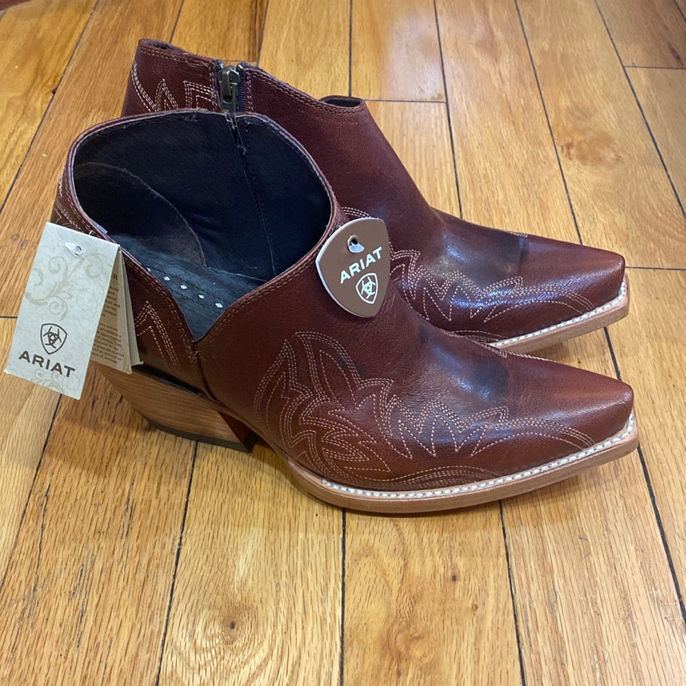 Ariat Jolene Booties, size 10, NWT
